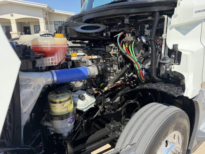 2021 Freightliner Cascadia-7