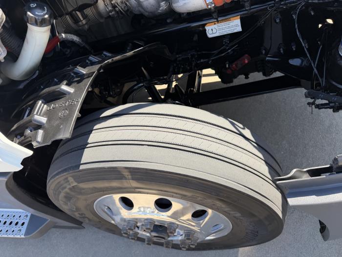 2021 Freightliner Cascadia-12