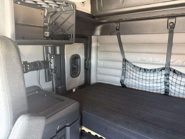 2021 Freightliner Cascadia-22