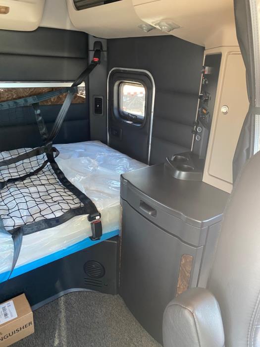 2026 Peterbilt 589-17