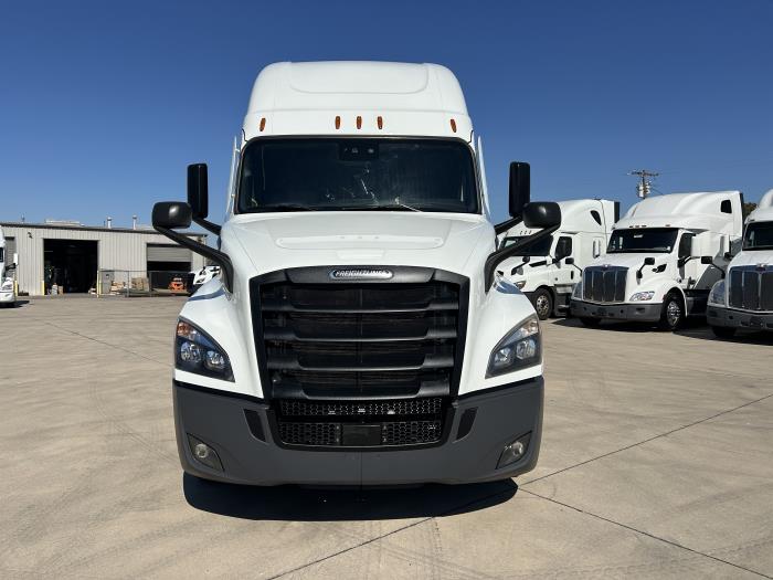 2021 Freightliner Cascadia-1