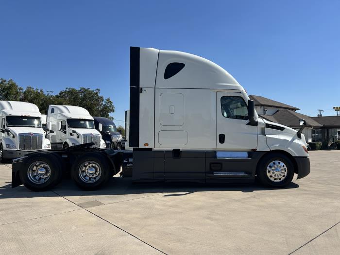 2021 Freightliner Cascadia-3