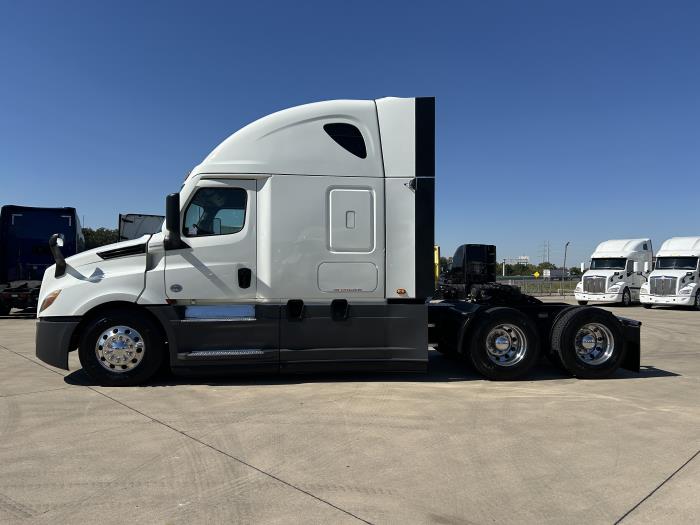 2021 Freightliner Cascadia-7