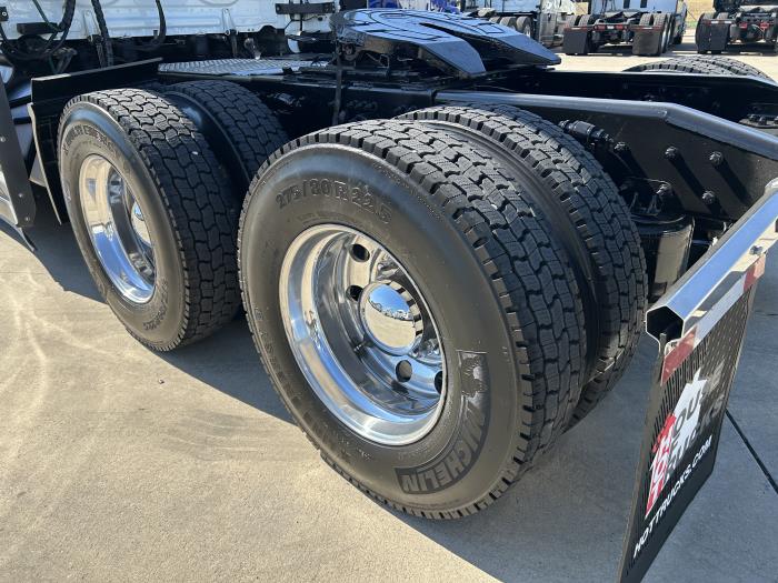 2021 Freightliner Cascadia-18