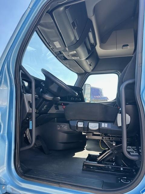 2021 Freightliner Cascadia-2