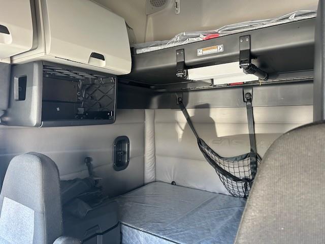 2021 Freightliner Cascadia-7