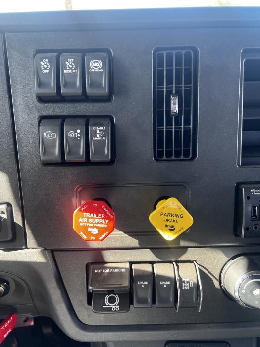 2026 Peterbilt 548-23