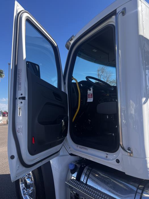 2026 Peterbilt 548-18