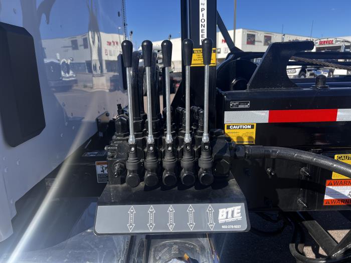 2026 Peterbilt 548-13