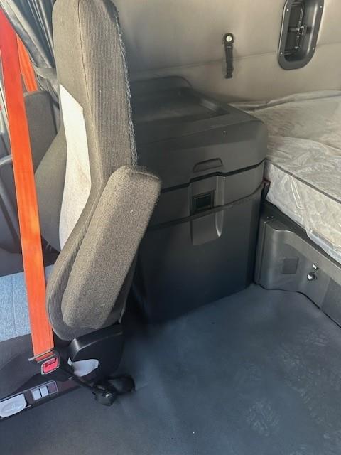 2021 Freightliner Cascadia-5