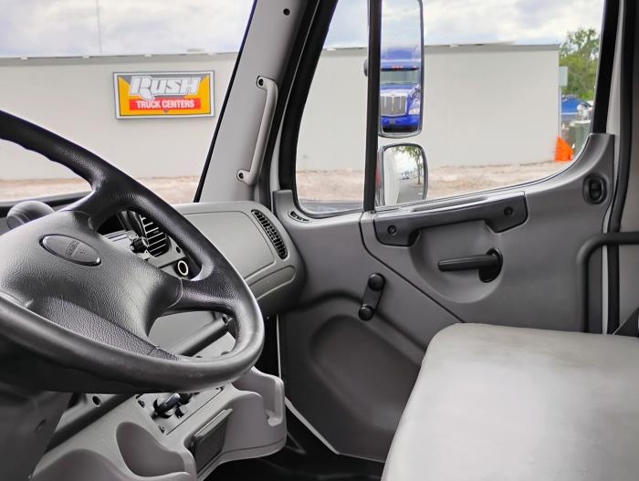 2022 Freightliner Business Class M2 106-18