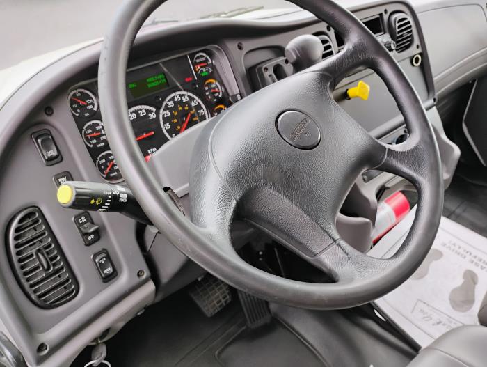 2022 Freightliner Business Class M2 106-20