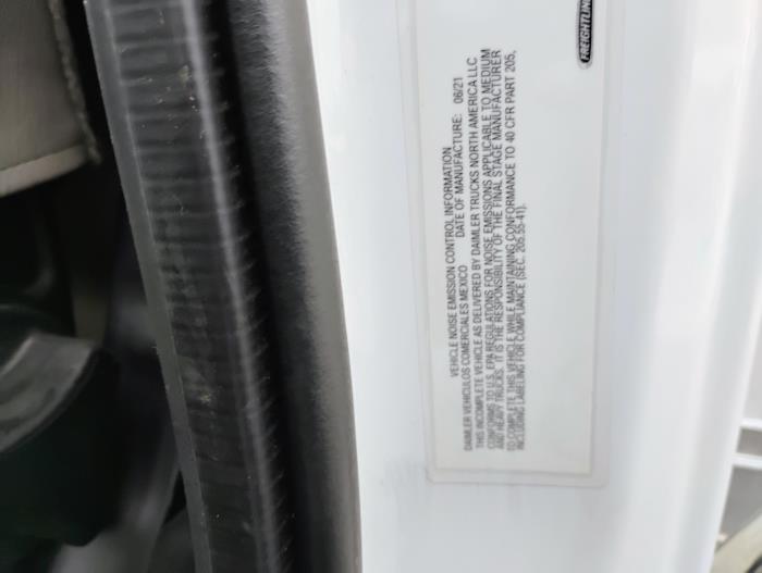 2022 Freightliner Business Class M2 106-30