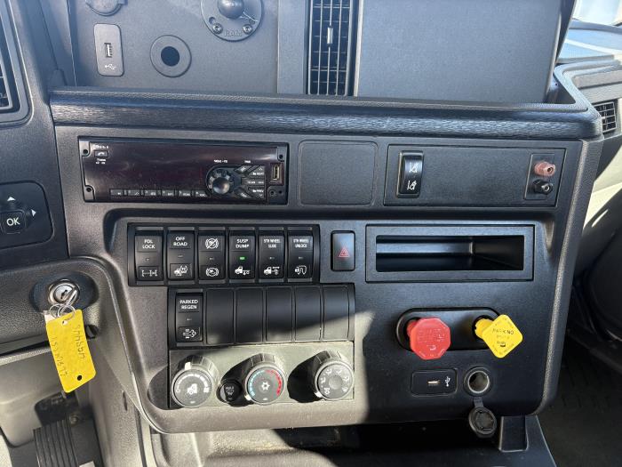 2020 International LT625-7