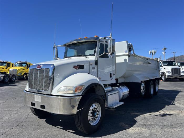2019 Peterbilt 348-1
