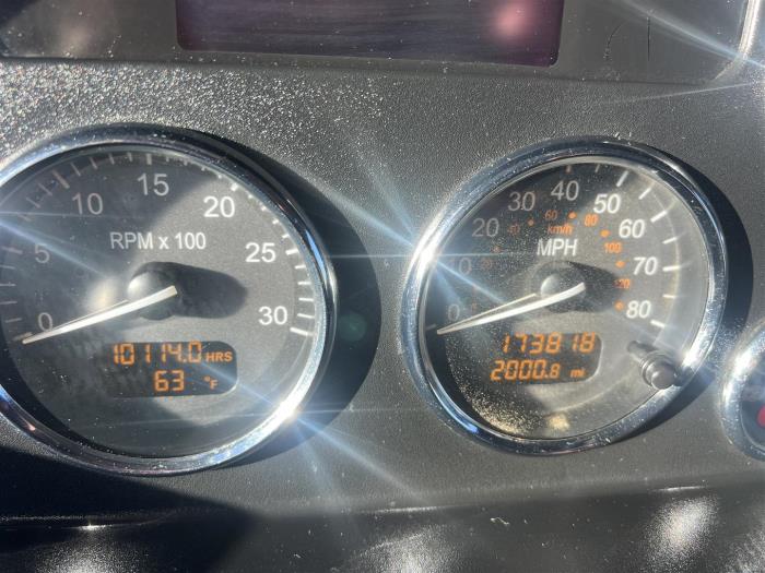 2019 Peterbilt 348-2