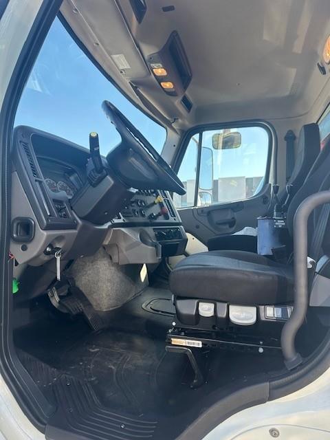 2023 Freightliner Business Class M2 112-2