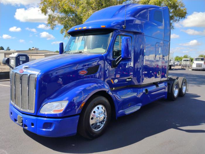 2022 Peterbilt 579-1