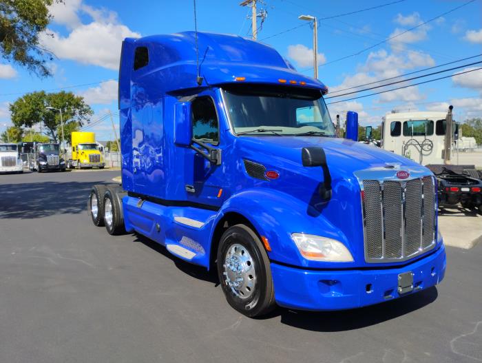 2022 Peterbilt 579-3