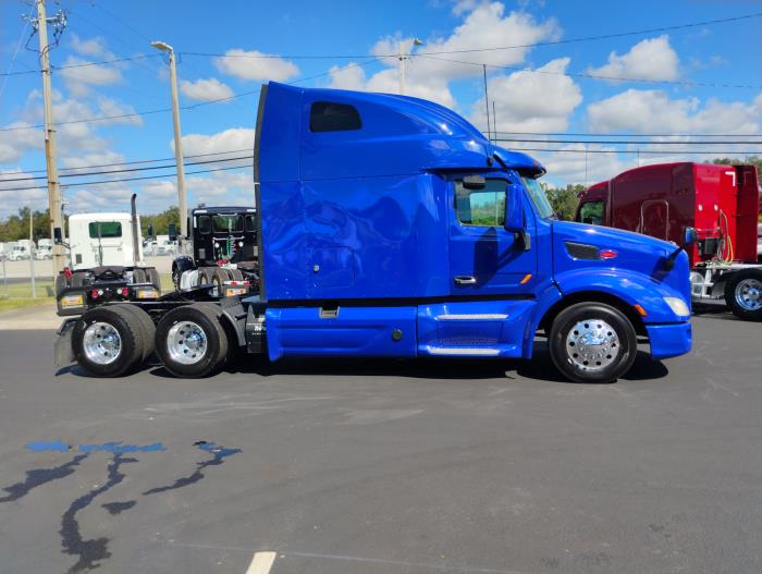 2022 Peterbilt 579-4