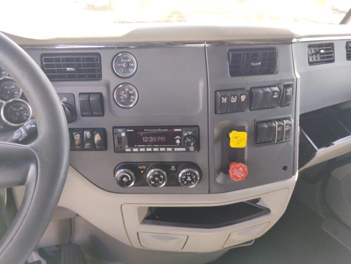 2022 Peterbilt 579-18