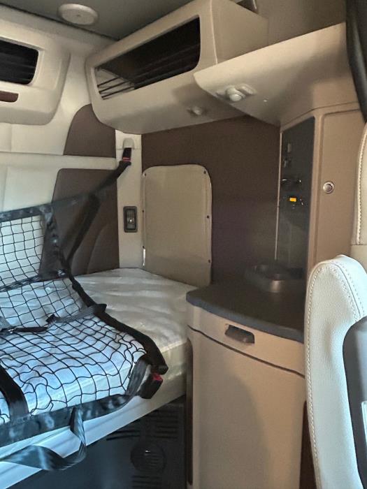 2026 Peterbilt 567-5