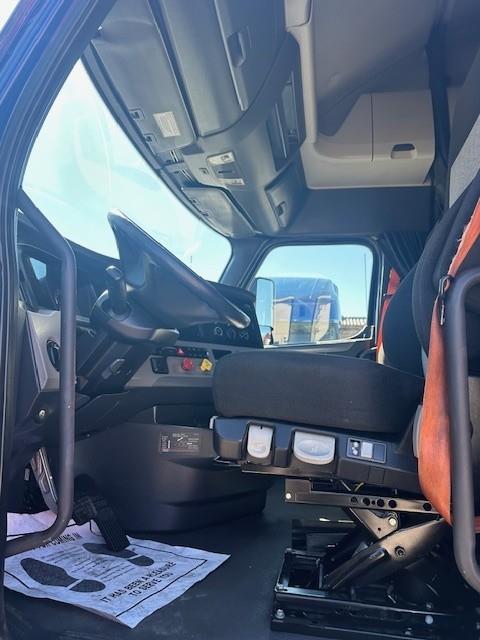 2021 Freightliner Cascadia-5