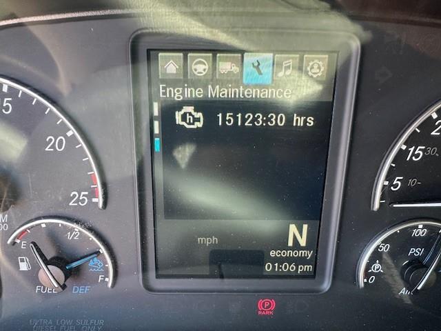 2021 Freightliner Cascadia-10