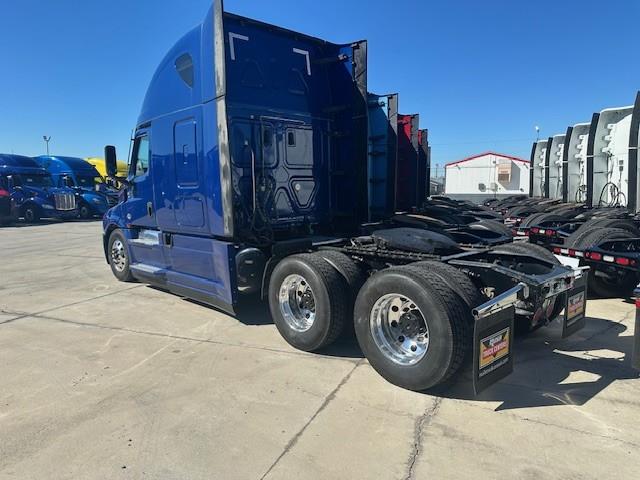 2021 Freightliner Cascadia-11