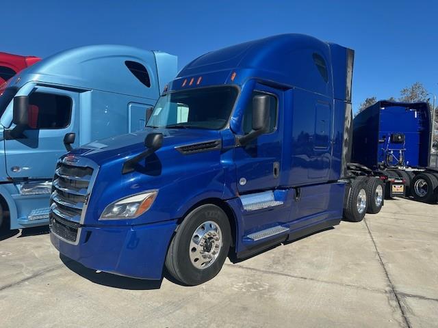 2021 Freightliner Cascadia-12