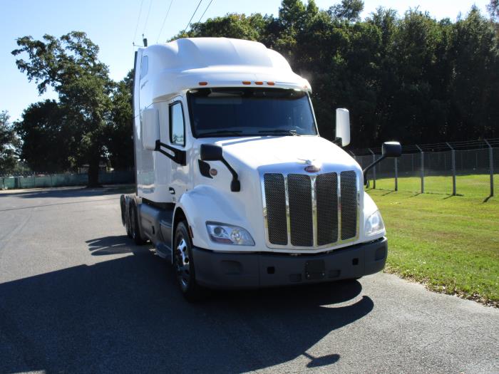 2021 Peterbilt 579 photo 3
