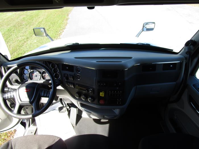 2021 Peterbilt 579-28