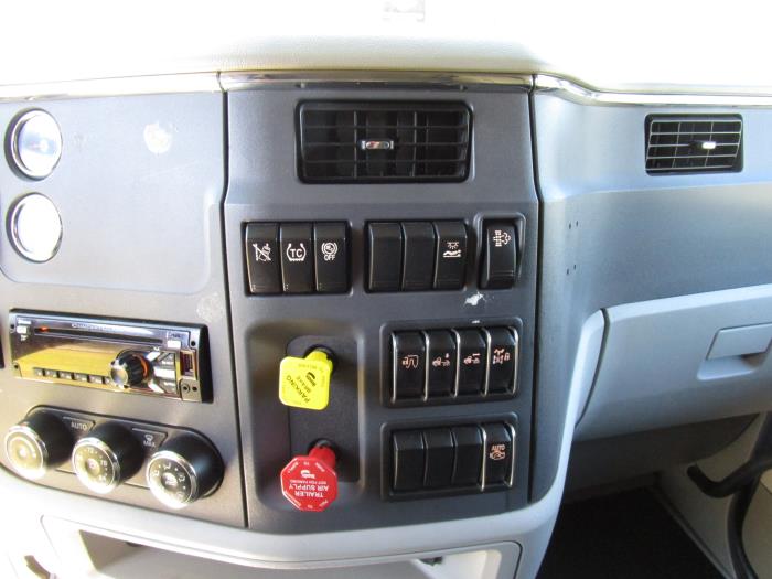 2021 Peterbilt 579-30