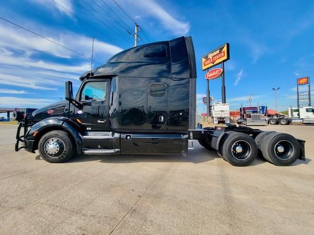 2022 Peterbilt 579 photo 4