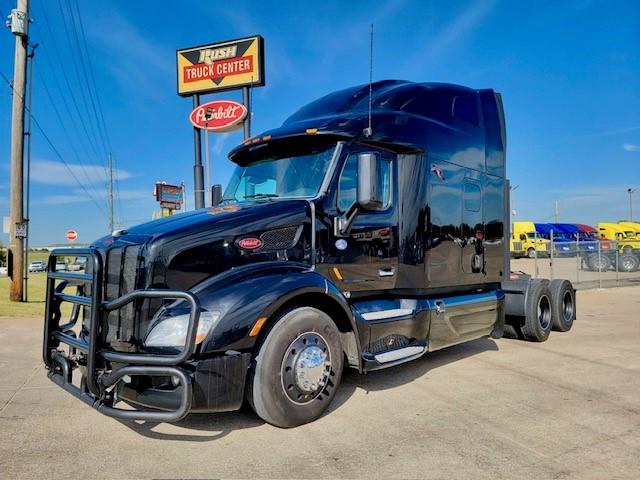 2022 Peterbilt 579 photo 2
