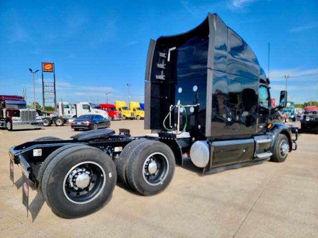 2022 Peterbilt 579-4