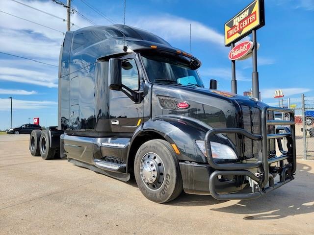 2022 Peterbilt 579 photo 3