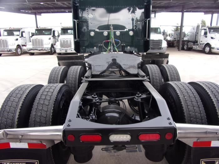 2022 Peterbilt 389-6