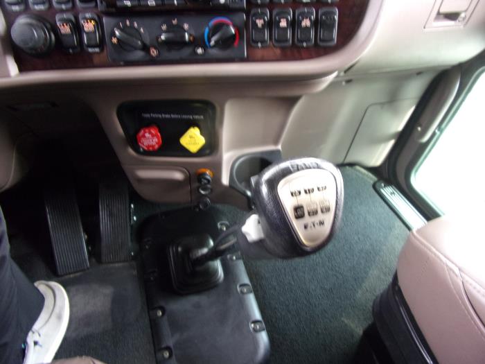 2022 Peterbilt 389-12