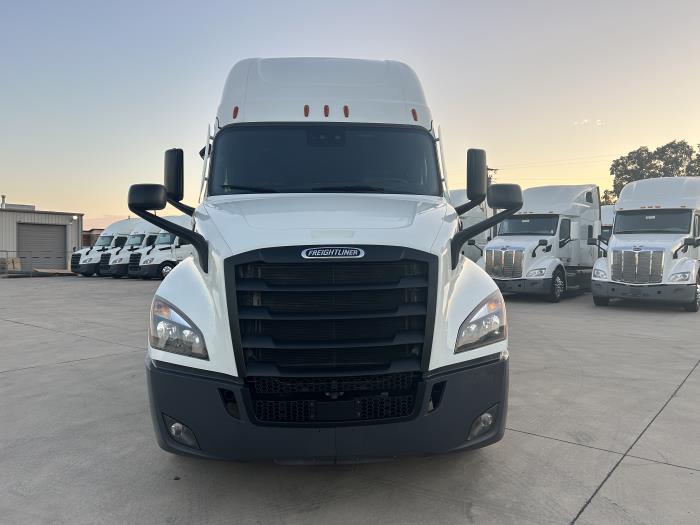 2021 Freightliner Cascadia-1