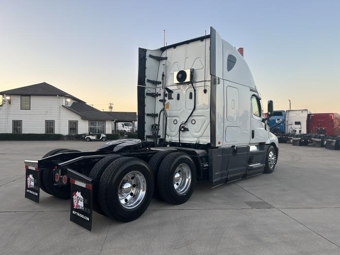 2021 Freightliner Cascadia-4