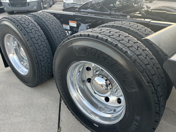 2021 Freightliner Cascadia-17