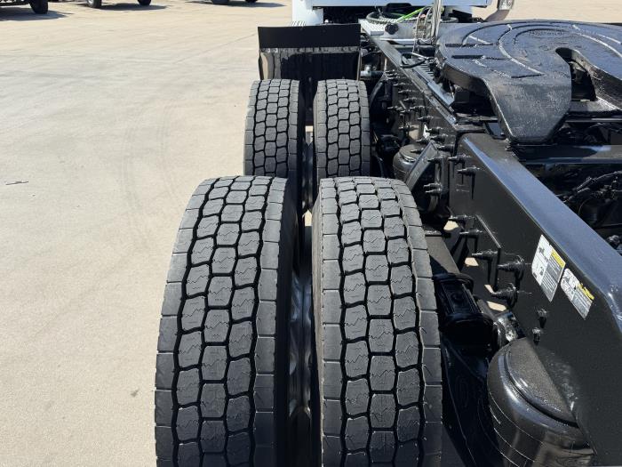 2021 Peterbilt 567-12