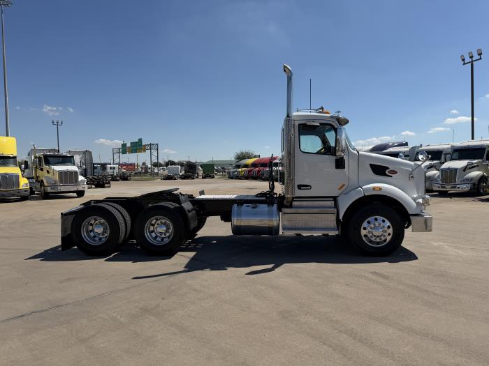 2021 Peterbilt 567-6