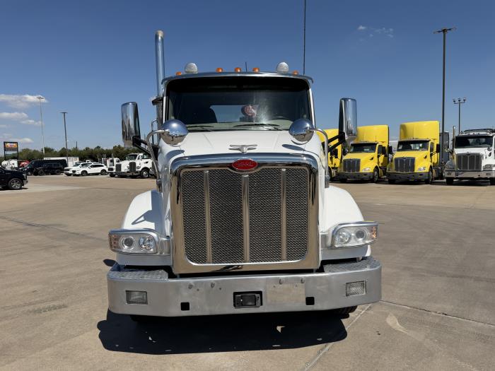 2021 Peterbilt 567-8