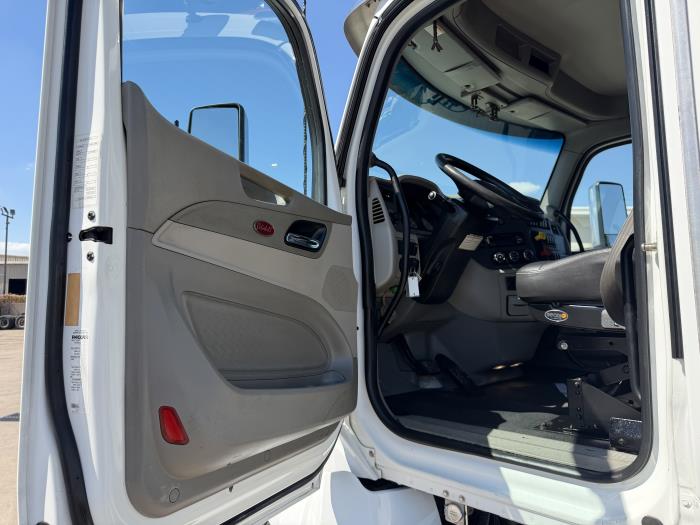 2021 Peterbilt 567-24