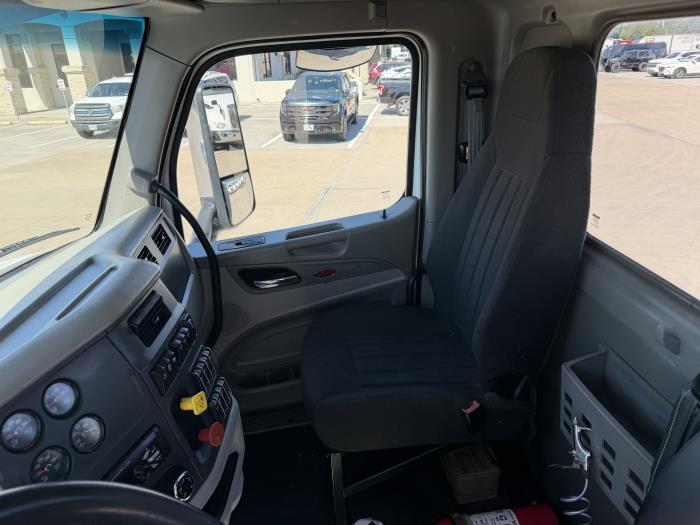 2021 Peterbilt 567-25