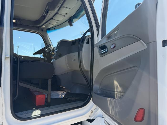 2021 Peterbilt 567-21