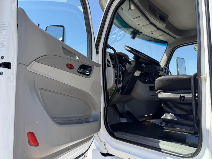 2021 Peterbilt 567-23