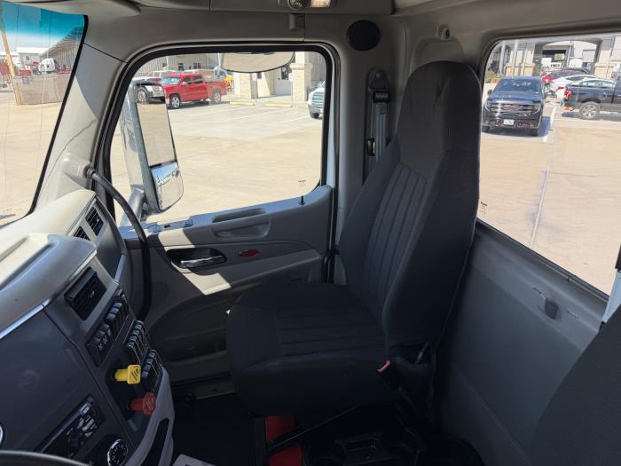 2021 Peterbilt 567-24